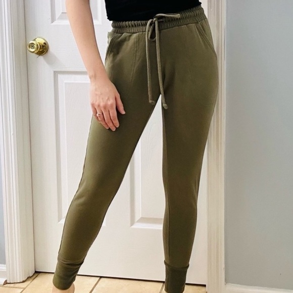 Free People Jogger Sweatpants Olive Green Fitted Gorpcore Gym Workout Small - Picture 1 of 7